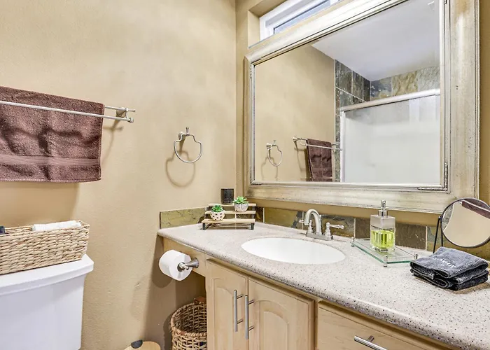Private Outdoor Oasis! Home, 5 Mi To Dtwn *