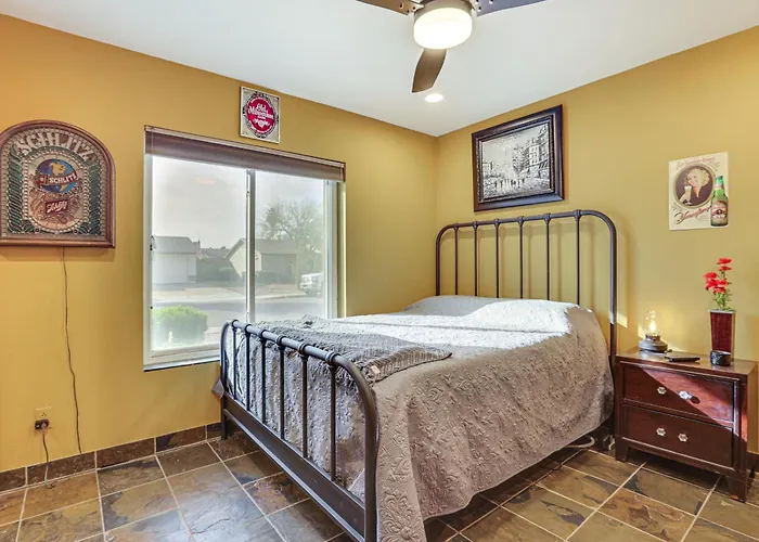 Private Outdoor Oasis! Home, 5 Mi To Dtwn Holiday home