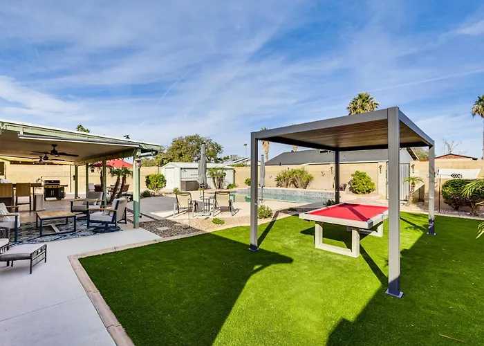 Private Outdoor Oasis! Home, 5 Mi To Dtwn Holiday home