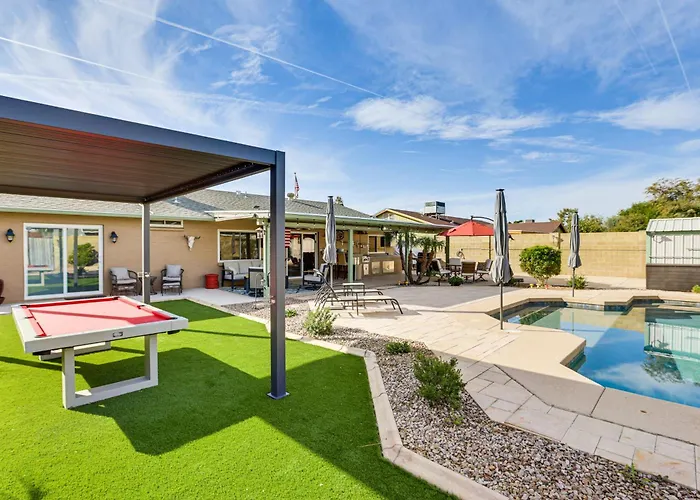 Private Outdoor Oasis! Home, 5 Mi To Dtwn Holiday home *